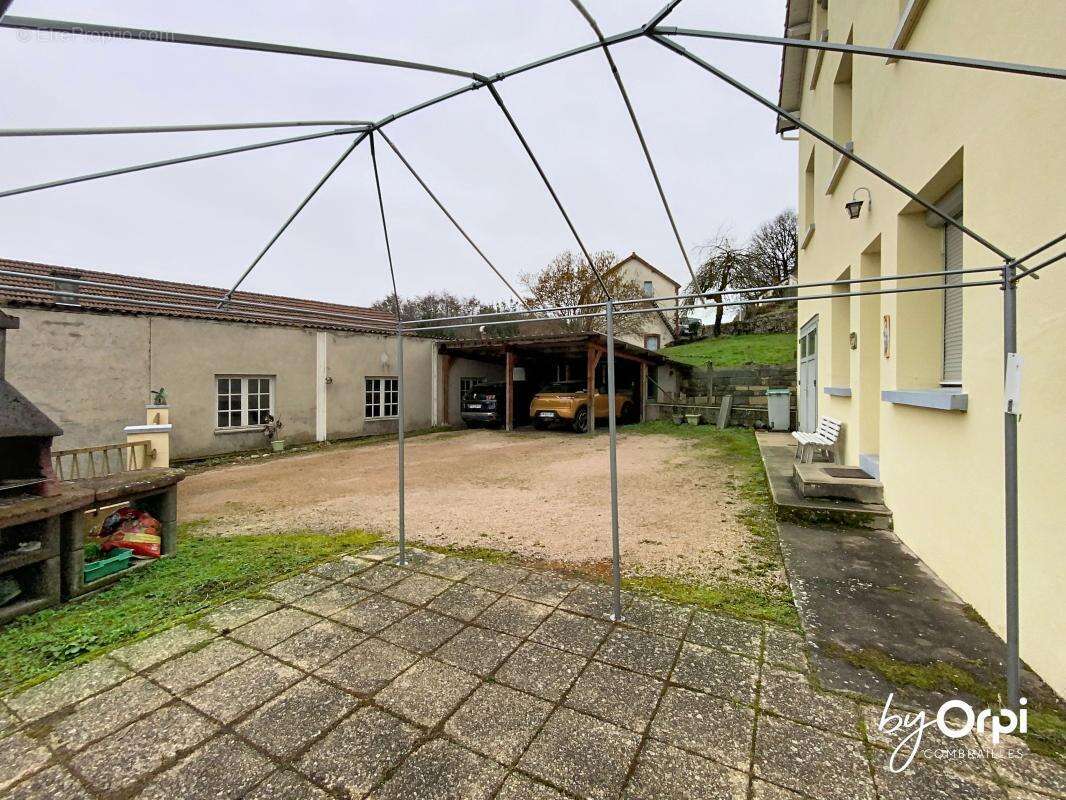 Maison à SAINT-ELOY-LES-MINES