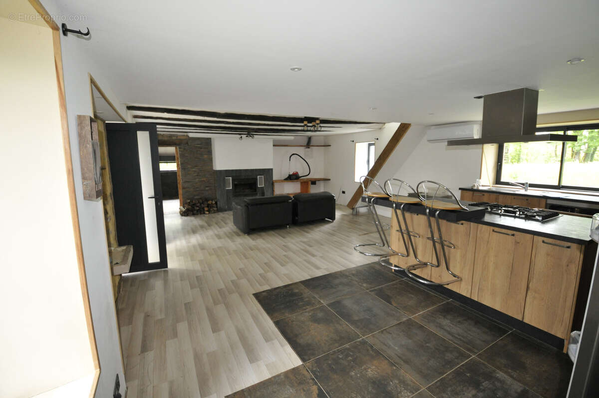 Maison à LA PORCHERIE