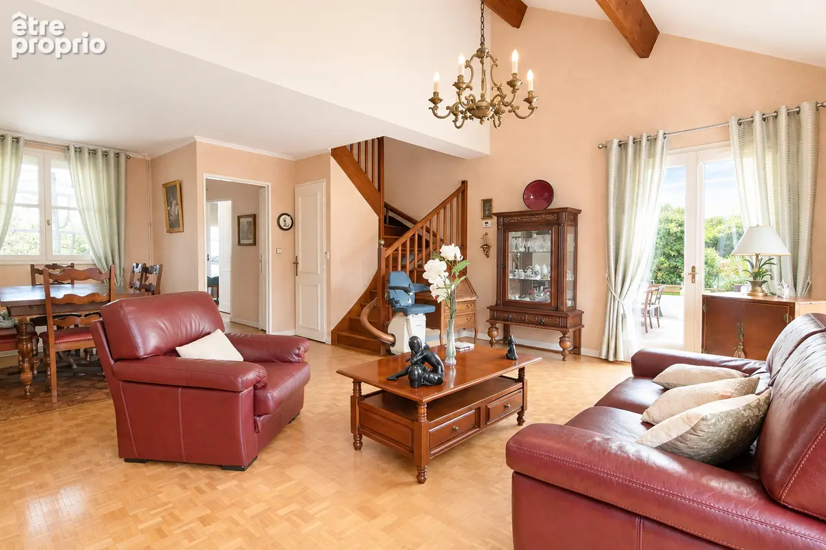 Maison à VOISINS-LE-BRETONNEUX