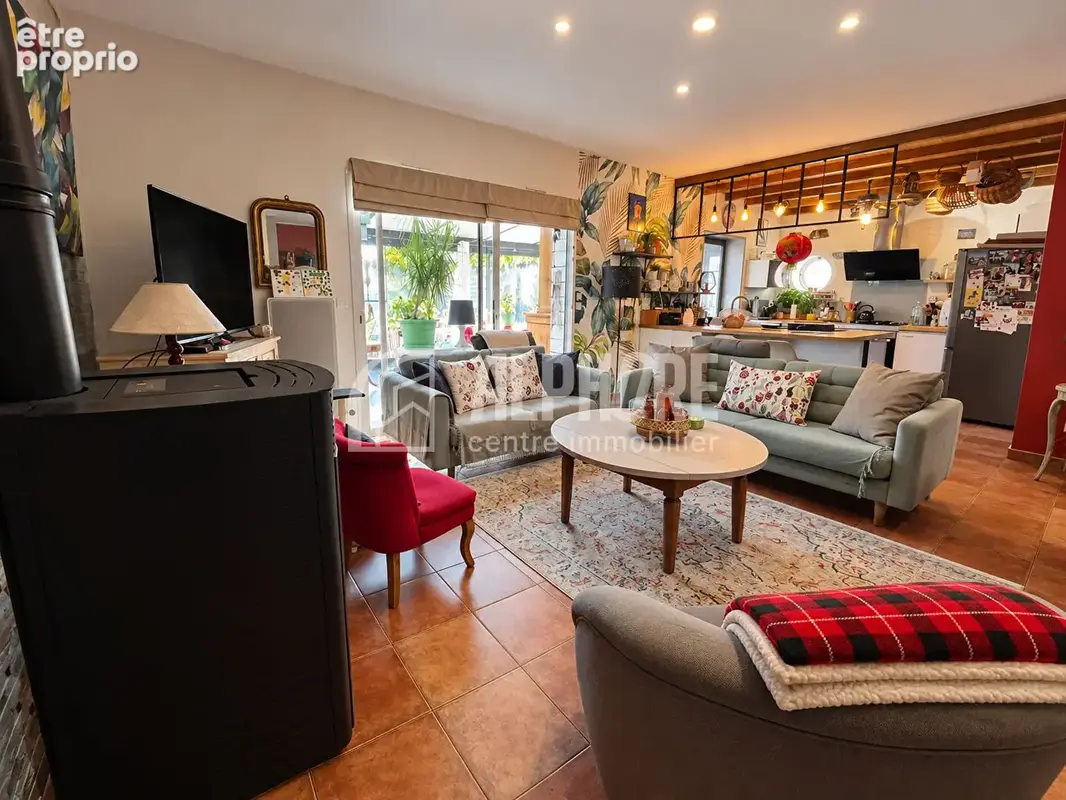 Maison de plain-pied 3 chambres avec véranda et piscine - photo 1