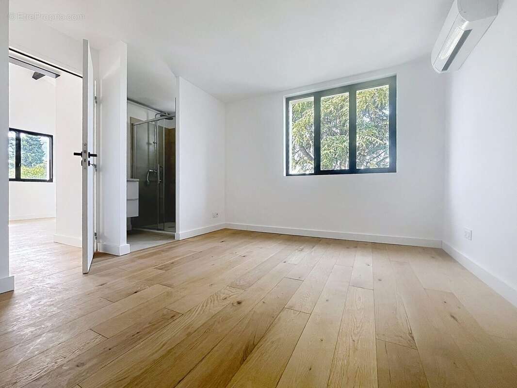 Appartement à VILLENEUVE-LES-AVIGNON