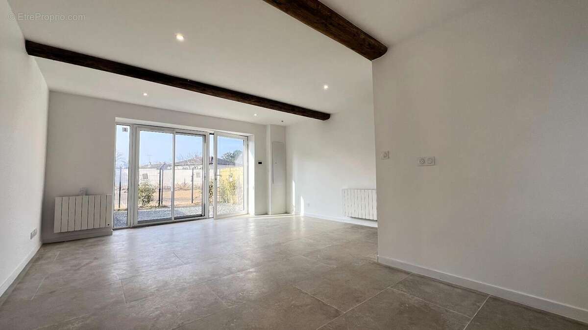 Photo 6 - Appartement à LA TOUR-DE-SALVAGNY