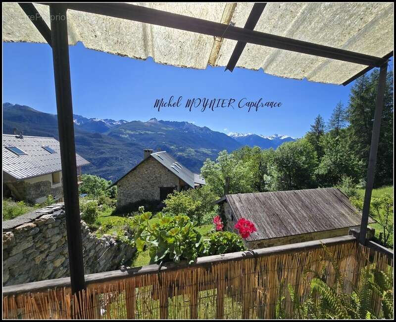 Aux Seyes, commune de Champcella, grande maison de montagne rénovée pour résidence principale, gîte ou chambres d’hôtes - photo 8