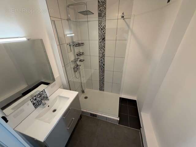 Appartement T3 – 65 m² avec parking – proximité chateaucreux - photo 4