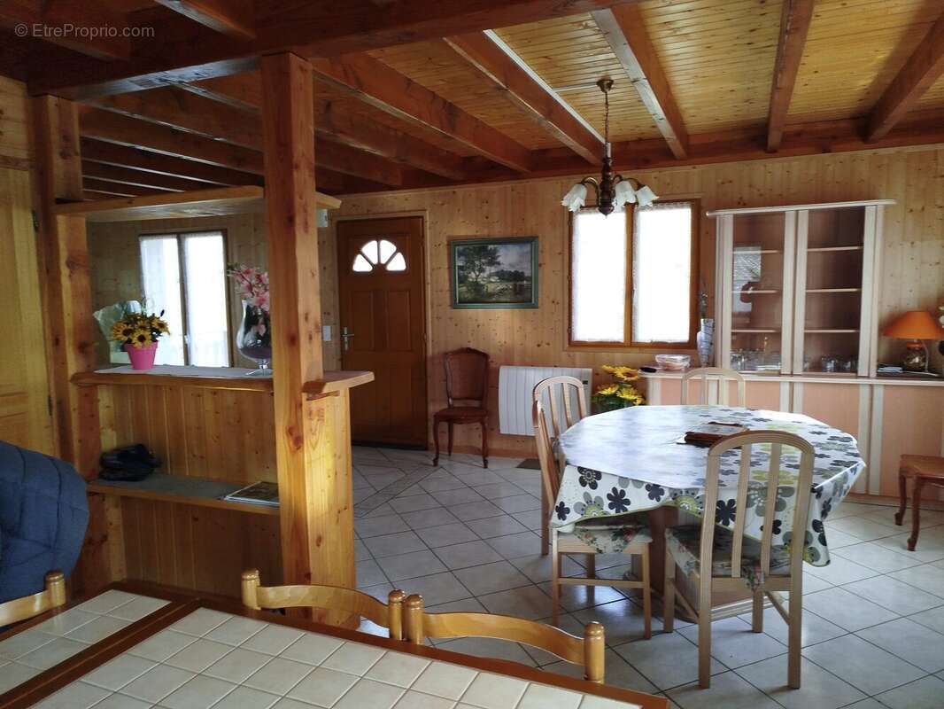 Maison à SAINT-GENES-CHAMPESPE