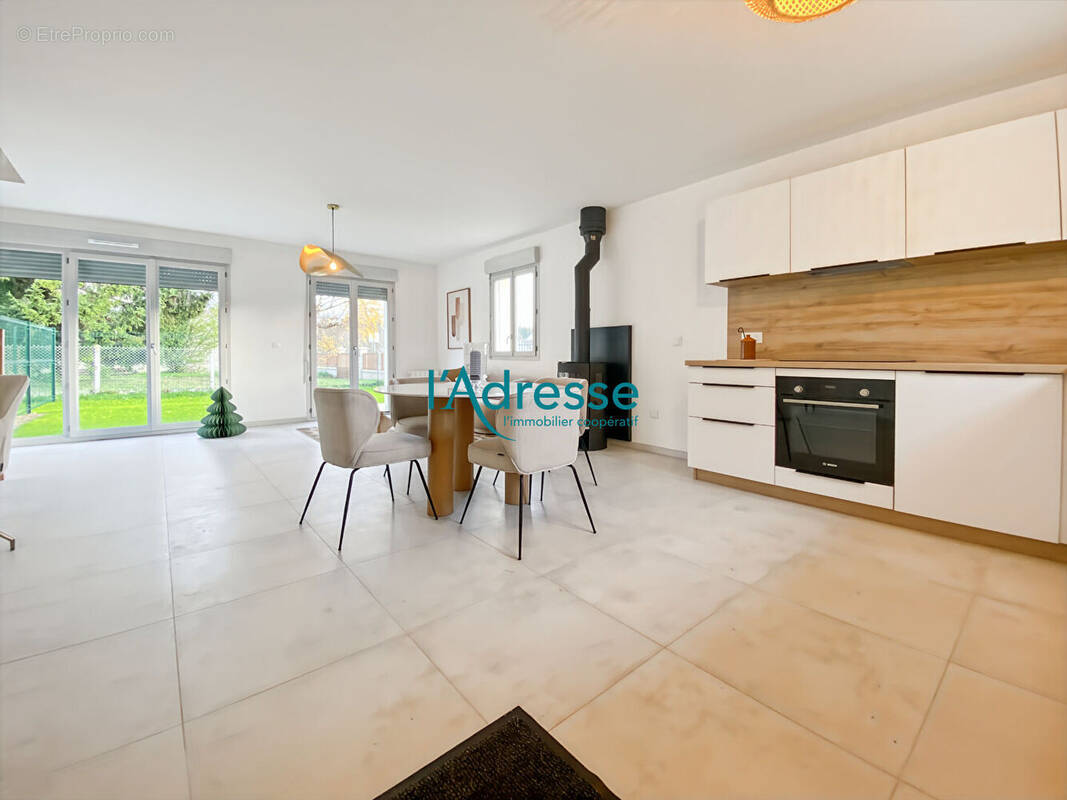 Maison à OINVILLE-SUR-MONTCIENT