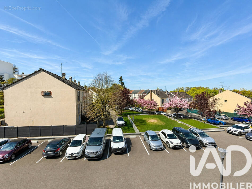 Photo 1 - Appartement à ELANCOURT