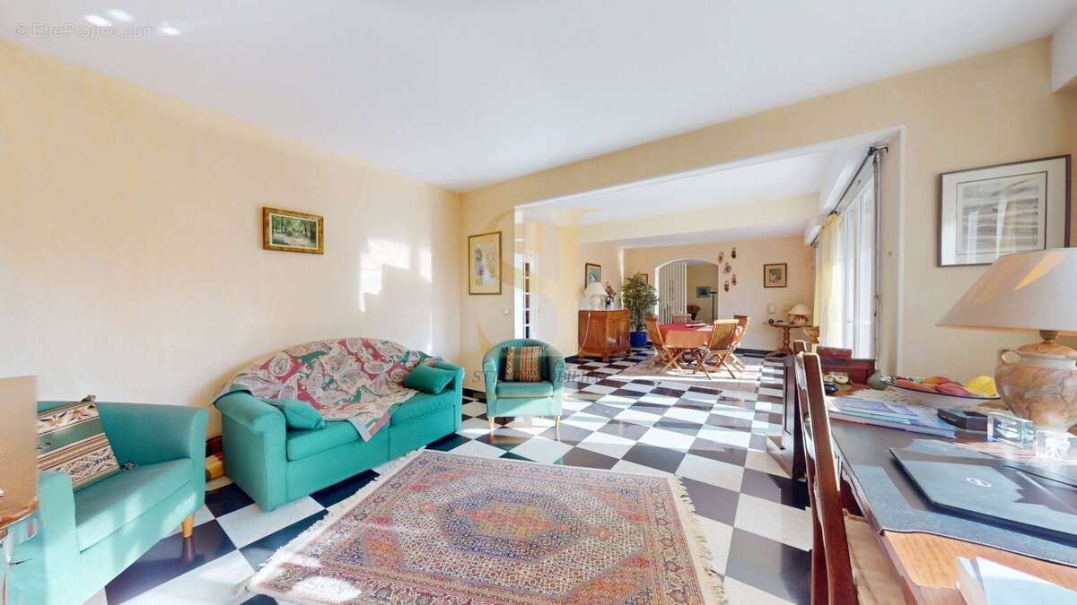 Maison à SOISY-SUR-SEINE