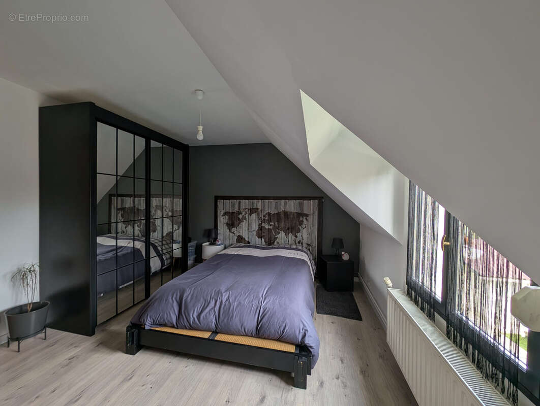 Maison à SAINTE-GENEVIEVE-DES-BOIS