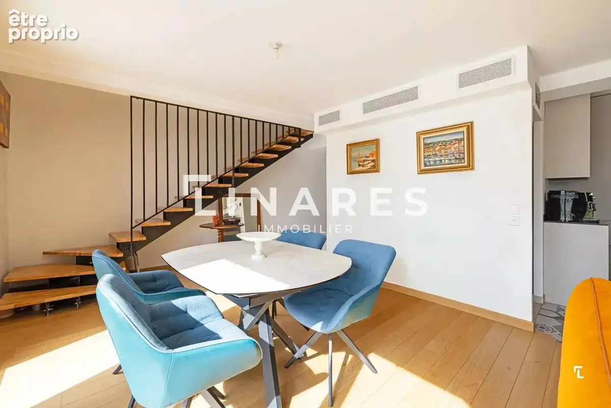 LE MAJESTUEUX - Appartement duplex T4 de 98m2 - Dernier étage - Terrasse de 25m² - Double parking - 13008 - photo 6