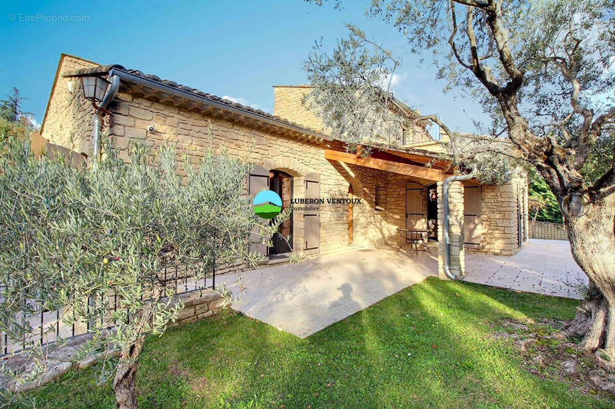 Maison à SAINT-PIERRE-DE-VASSOLS