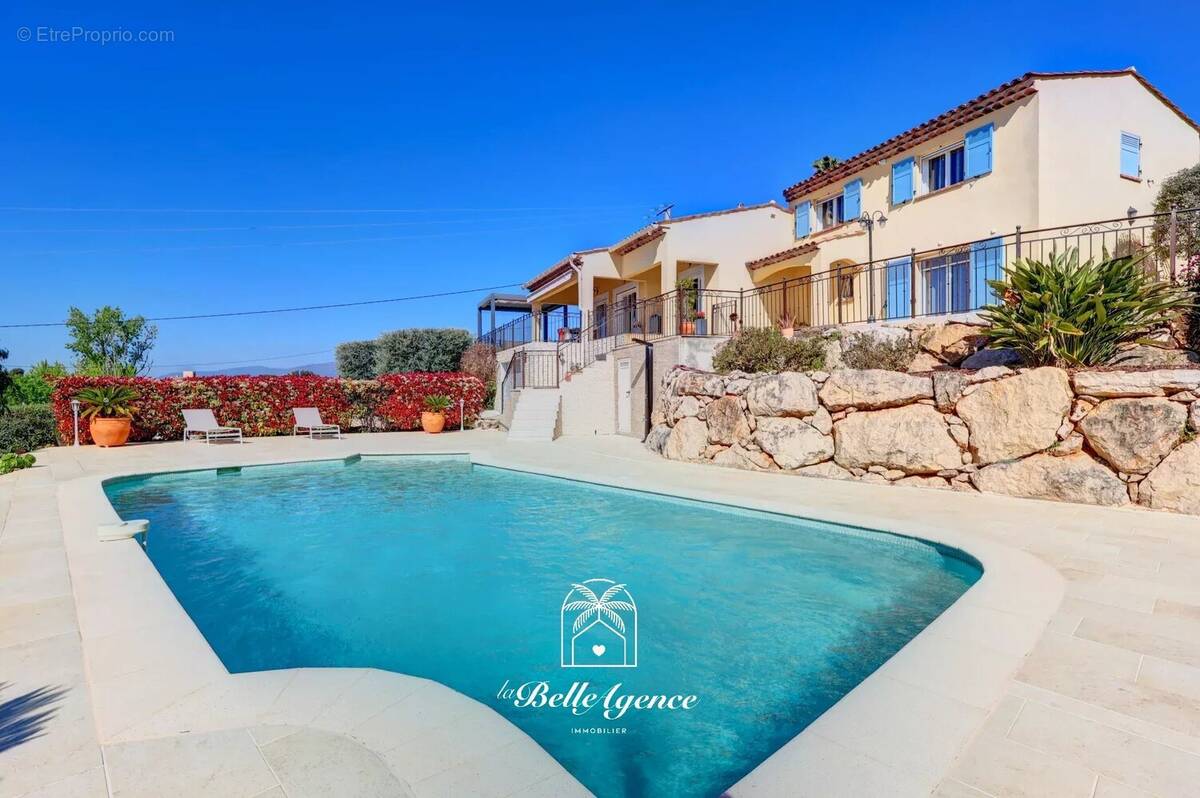 Maison à SAINT-LAURENT-DU-VAR