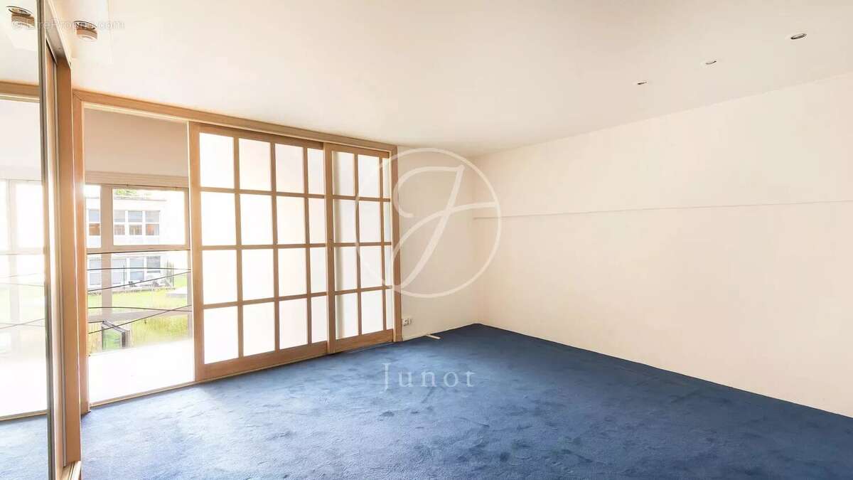 Appartement à PARIS-19E