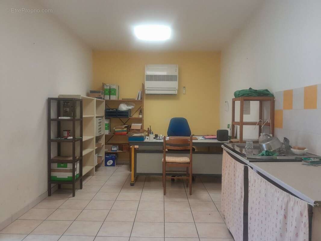 Commerce à SAINT-PRIVAT-DE-VALLONGUE