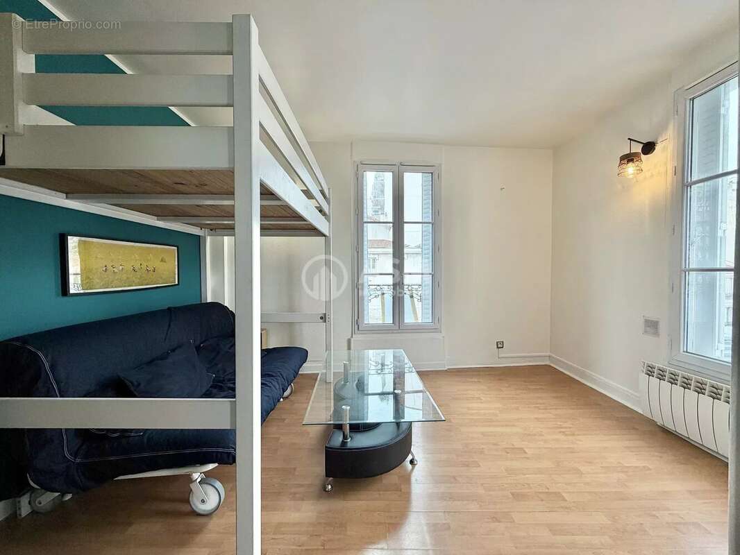 Appartement à COURBEVOIE