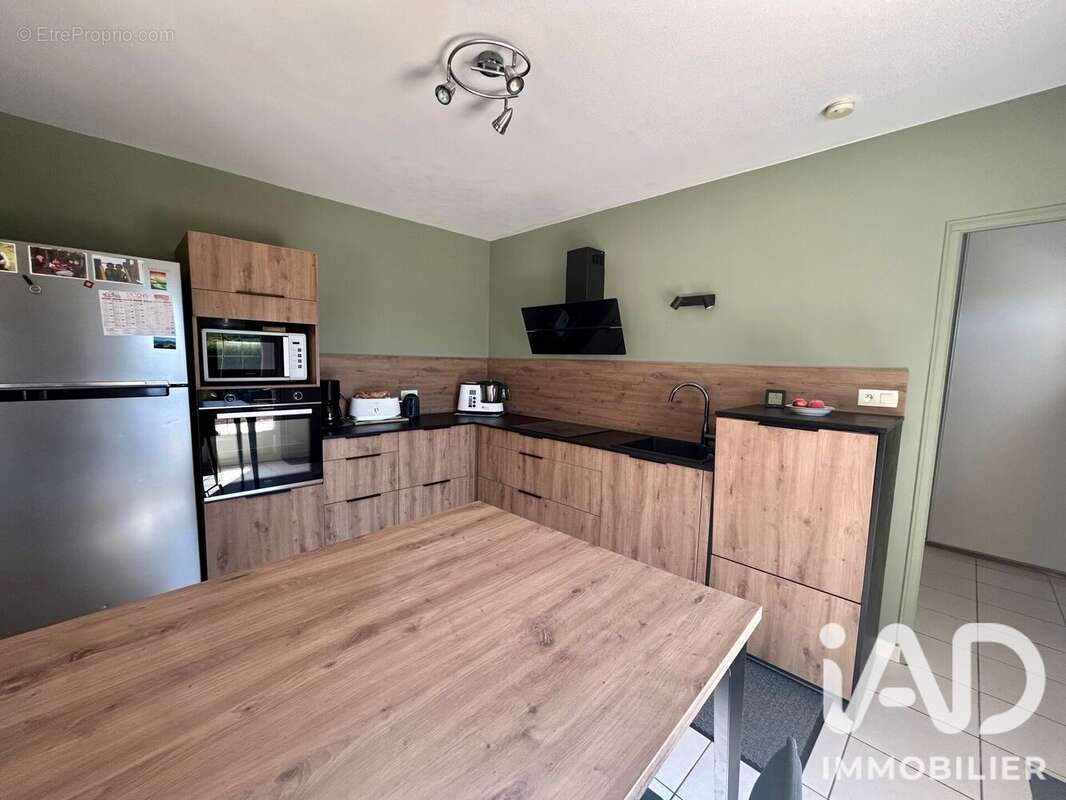 Maison 140 m² à Neuille  - photo 8