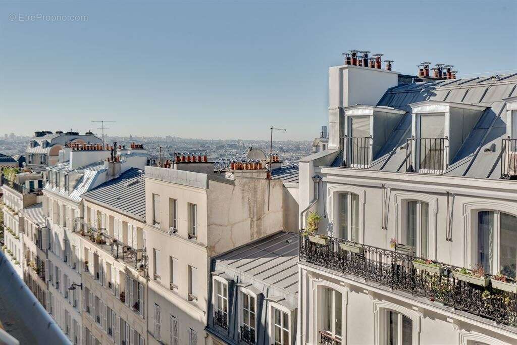 Appartement à PARIS-18E