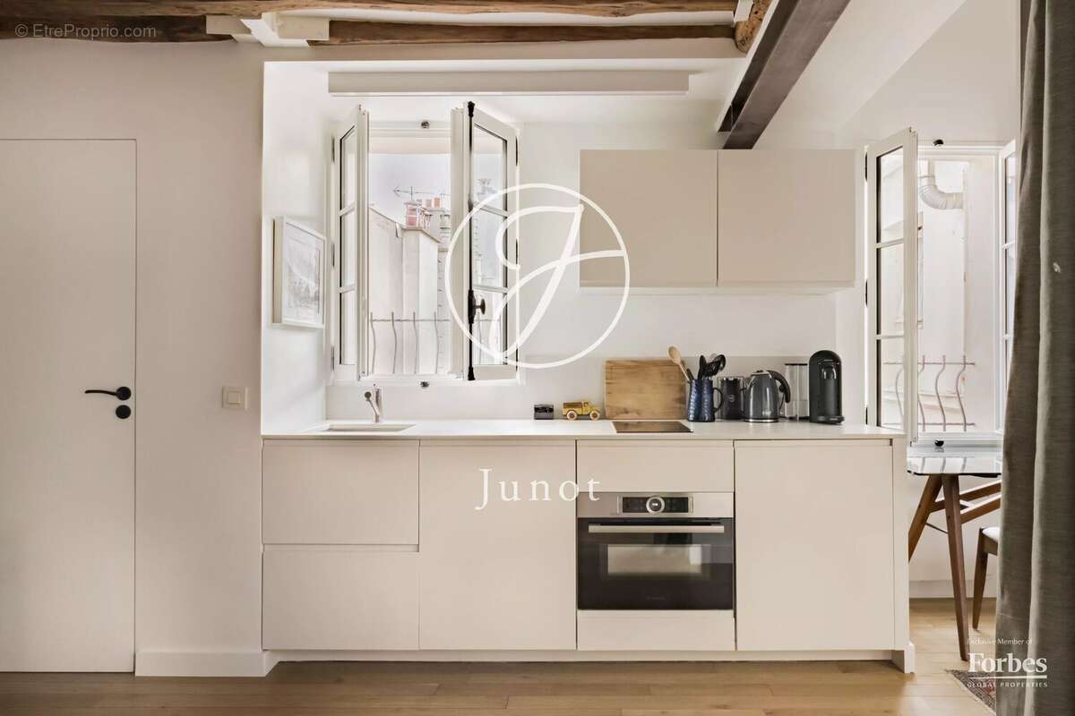 Appartement à PARIS-7E