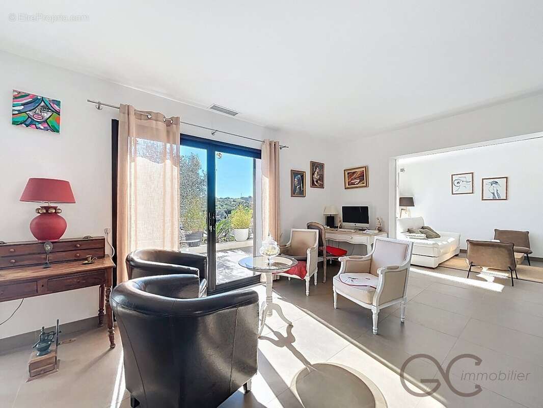 Maison à SAINT-CHINIAN