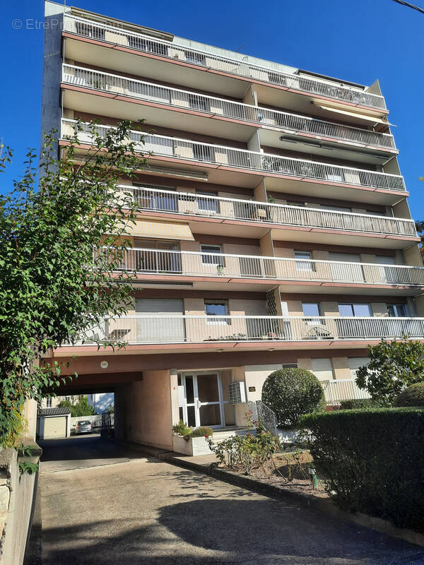 Appartement à HOUILLES