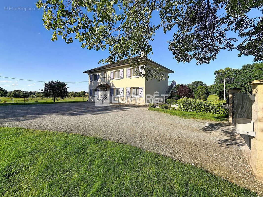 Maison à MONTREVEL-EN-BRESSE