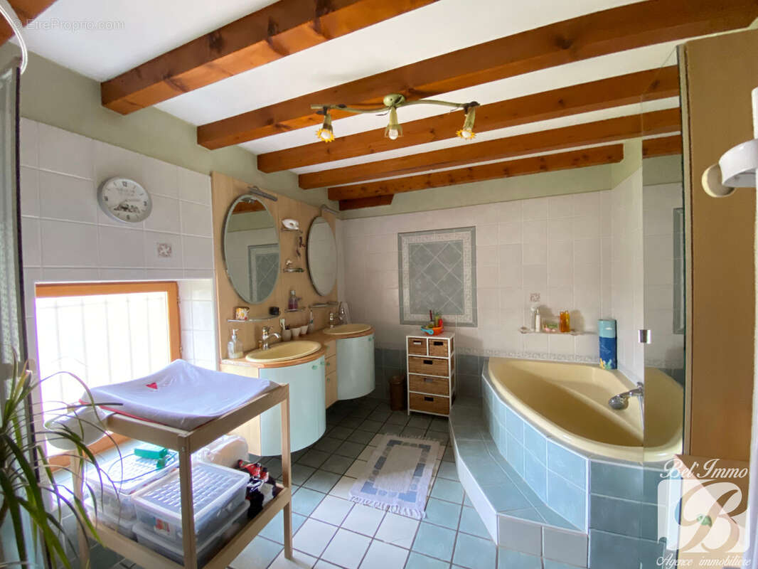 Maison à HIERES-SUR-AMBY