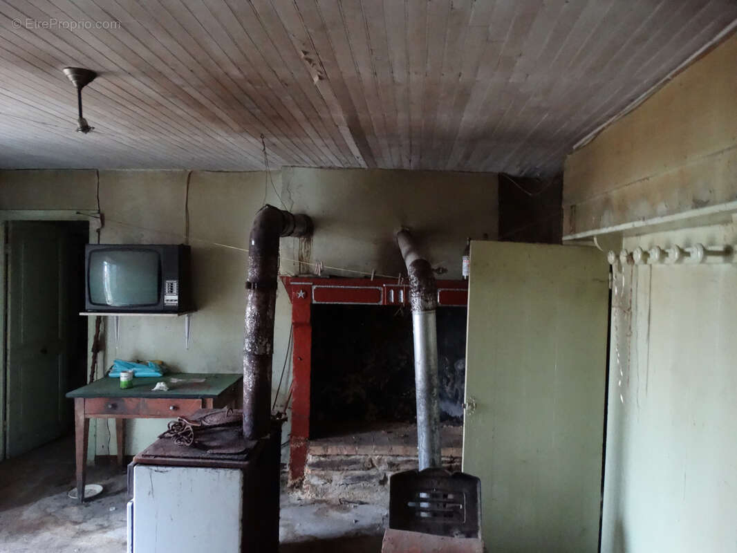Grange et maison en pierres à rénover entièrement - photo 7