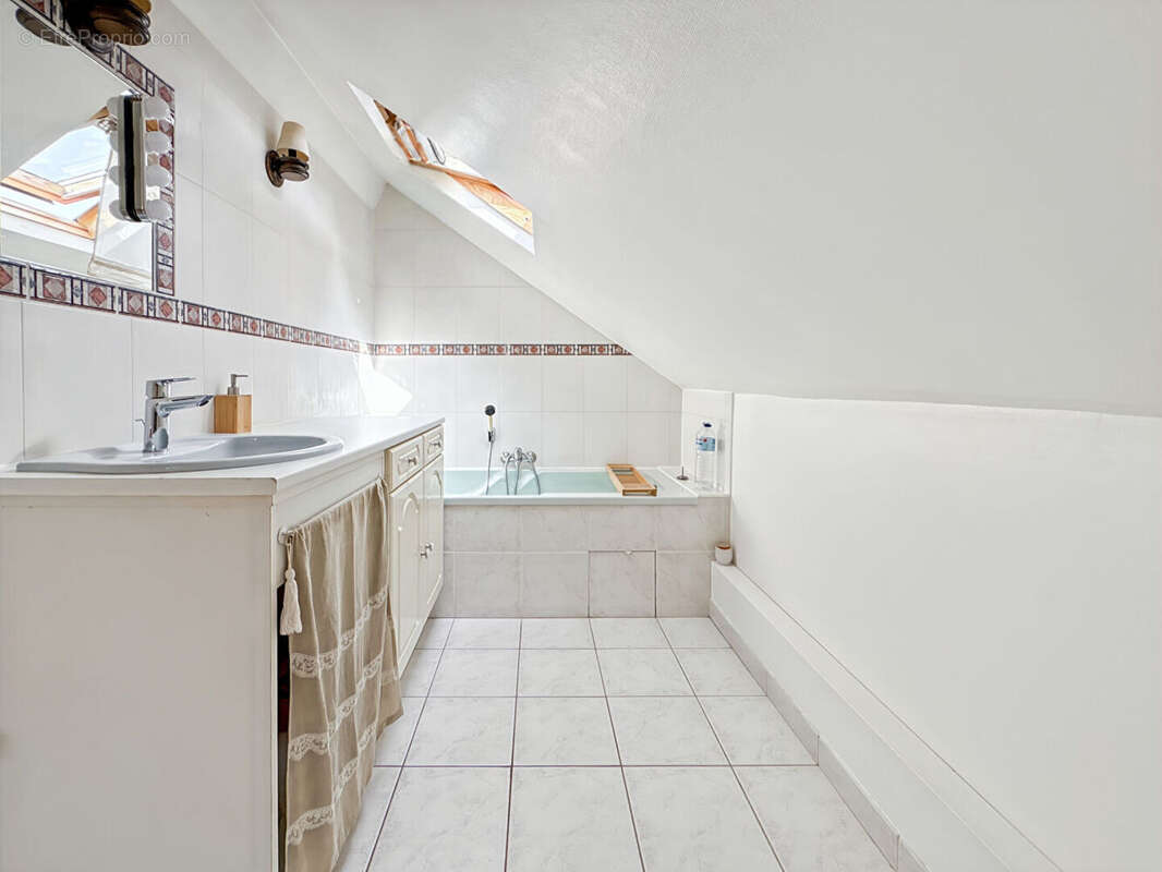 Maison à MANTES-LA-JOLIE