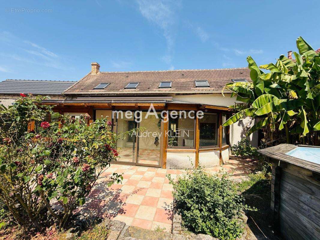 Spacieuse maison familiale avec garage, dépendance et jardin - photo 8