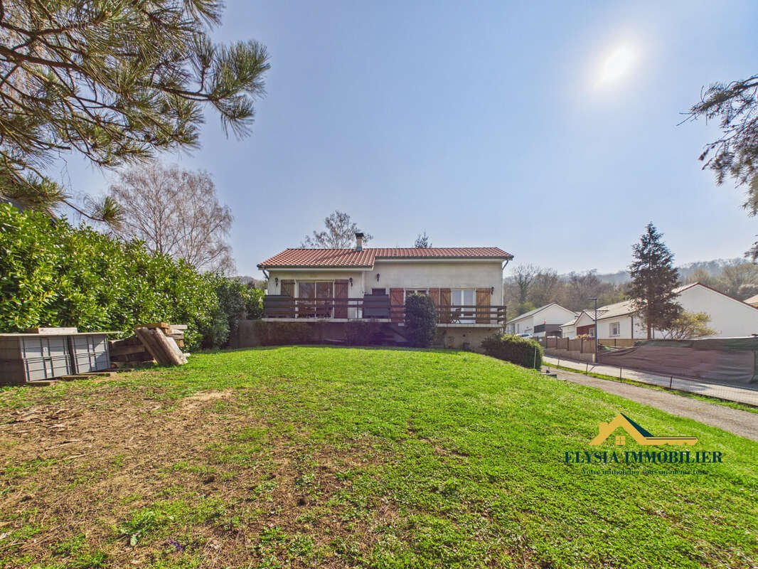 Maison à VILLECEY-SUR-MAD