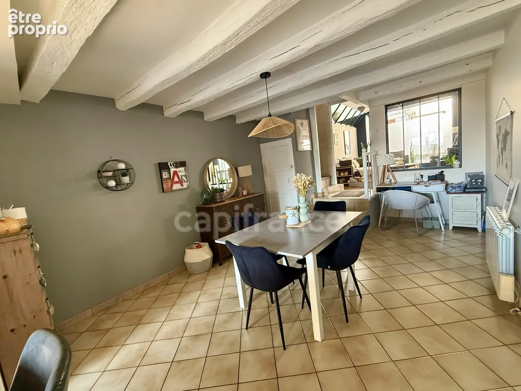  CHAMPDENIERS – Maison de caractère rénovée de 175 m² avec 135 m² de dépendances et fort potentiel - photo 9