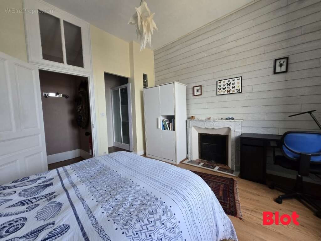 Appartement à FOUGERES