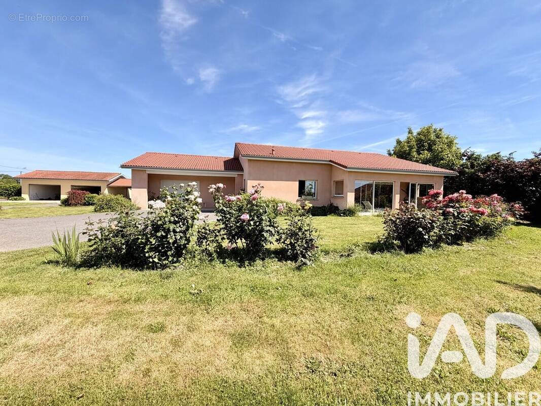 Photo 1 - Maison à ESTIRAC