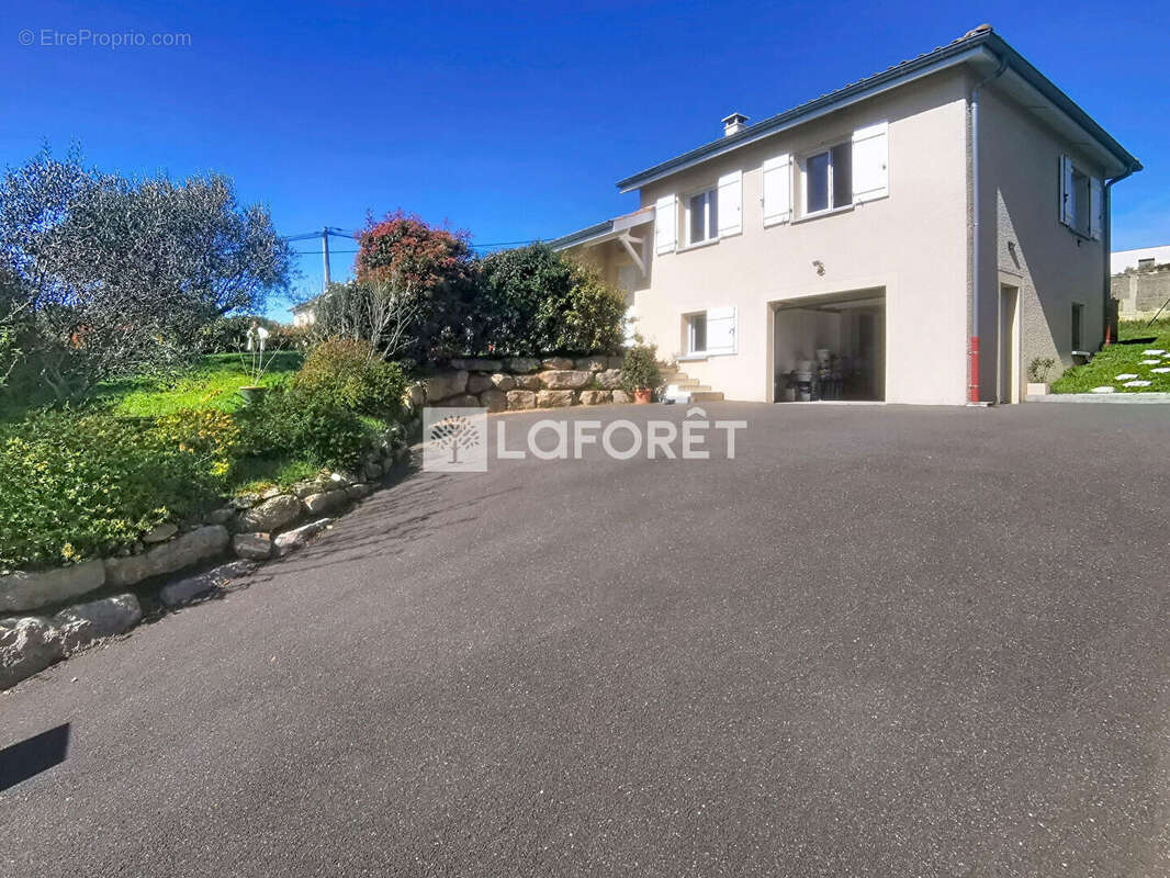 Maison d'architecte de 133 m² avec garage et jardin de 806 m² à Massieux - photo 4
