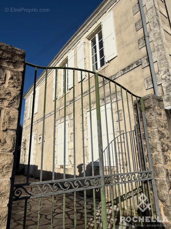 Maison à SAINT-XANDRE