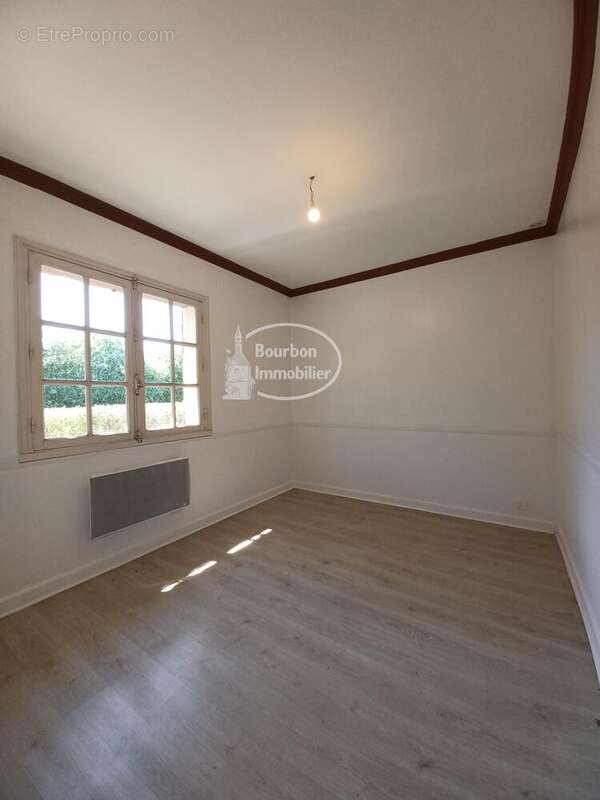 Maison 90 m² à Diou  - photo 6