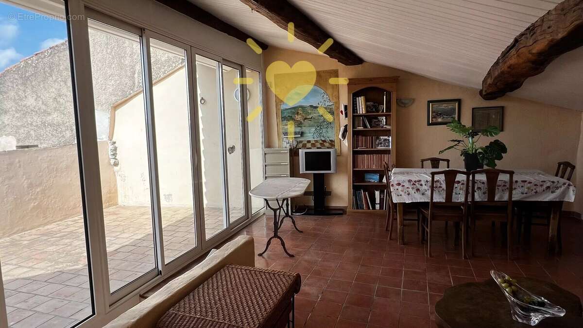CLAVIERS : Belle maison de village restaurée avec terrasse - photo 15
