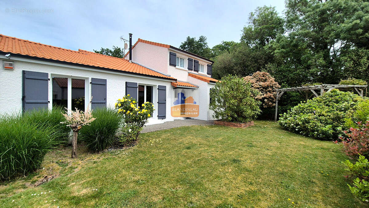 Maison à BOUGUENAIS