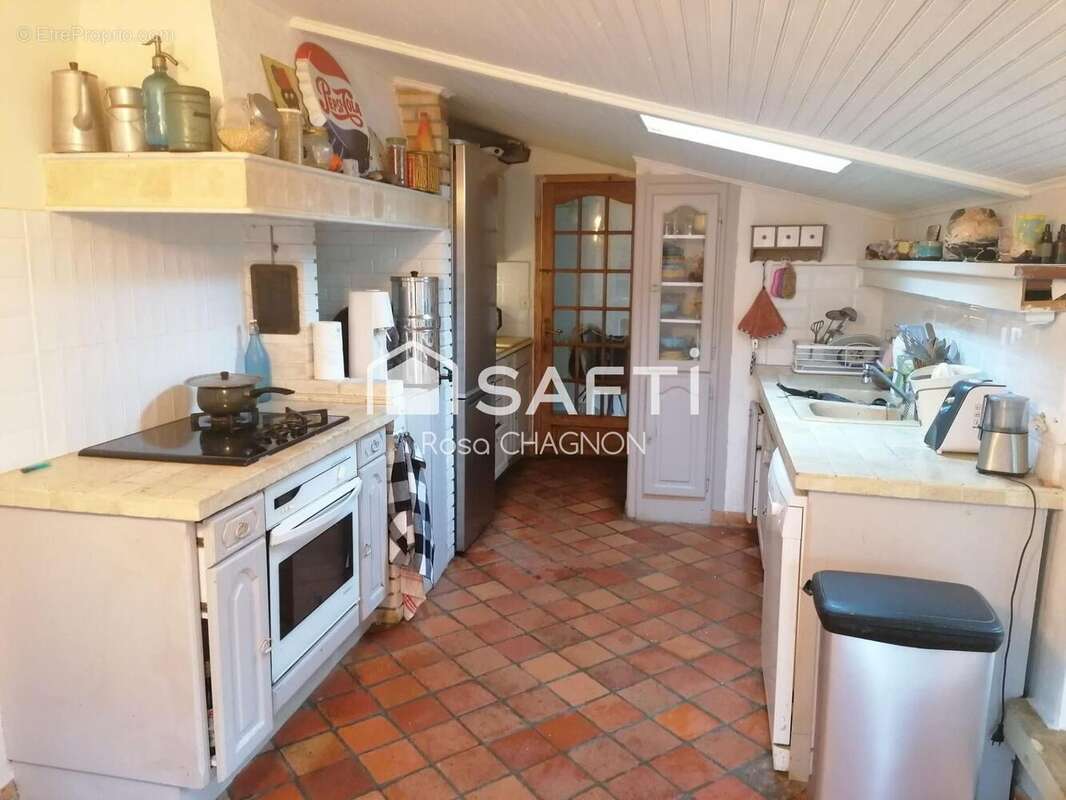 Photo 5