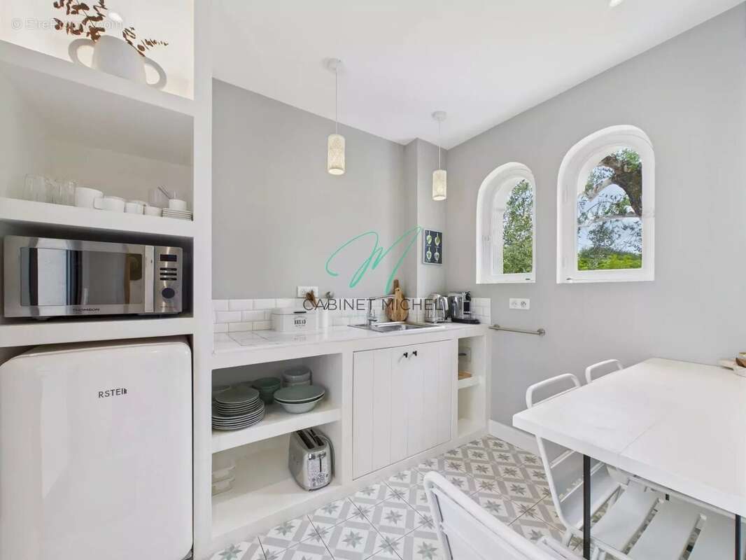 Maison à ROQUEFORT-LES-PINS