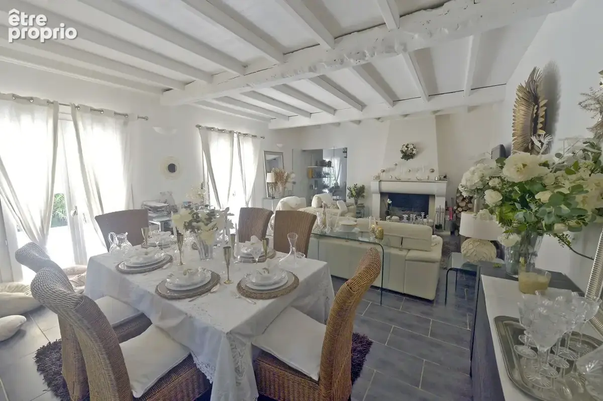 Maison 190 m² à Meursac  - photo 5