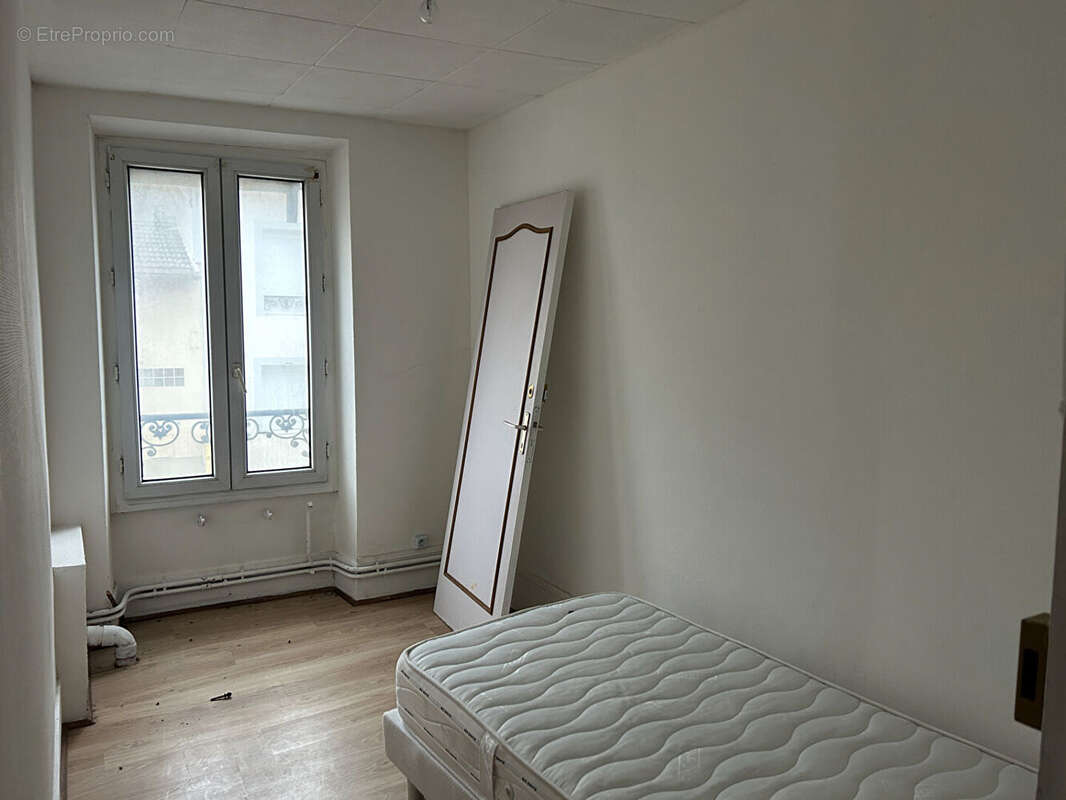 NEZEL - Maison avec extérieur gazonné à rénover - photo 3