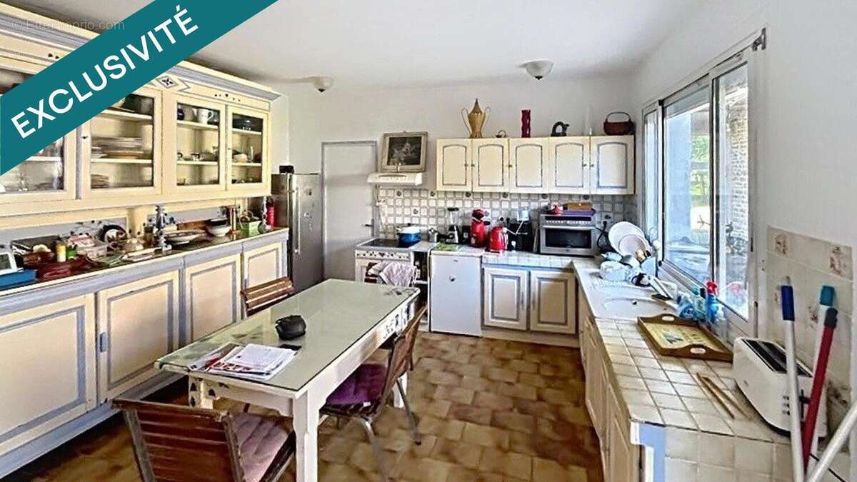 Maison 302 m² à Juille  - photo 4