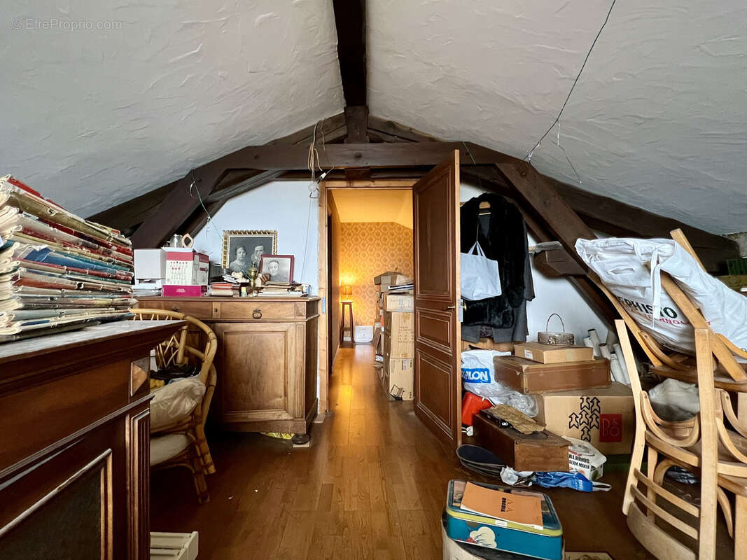 Maison à LA TOUR-EN-JAREZ