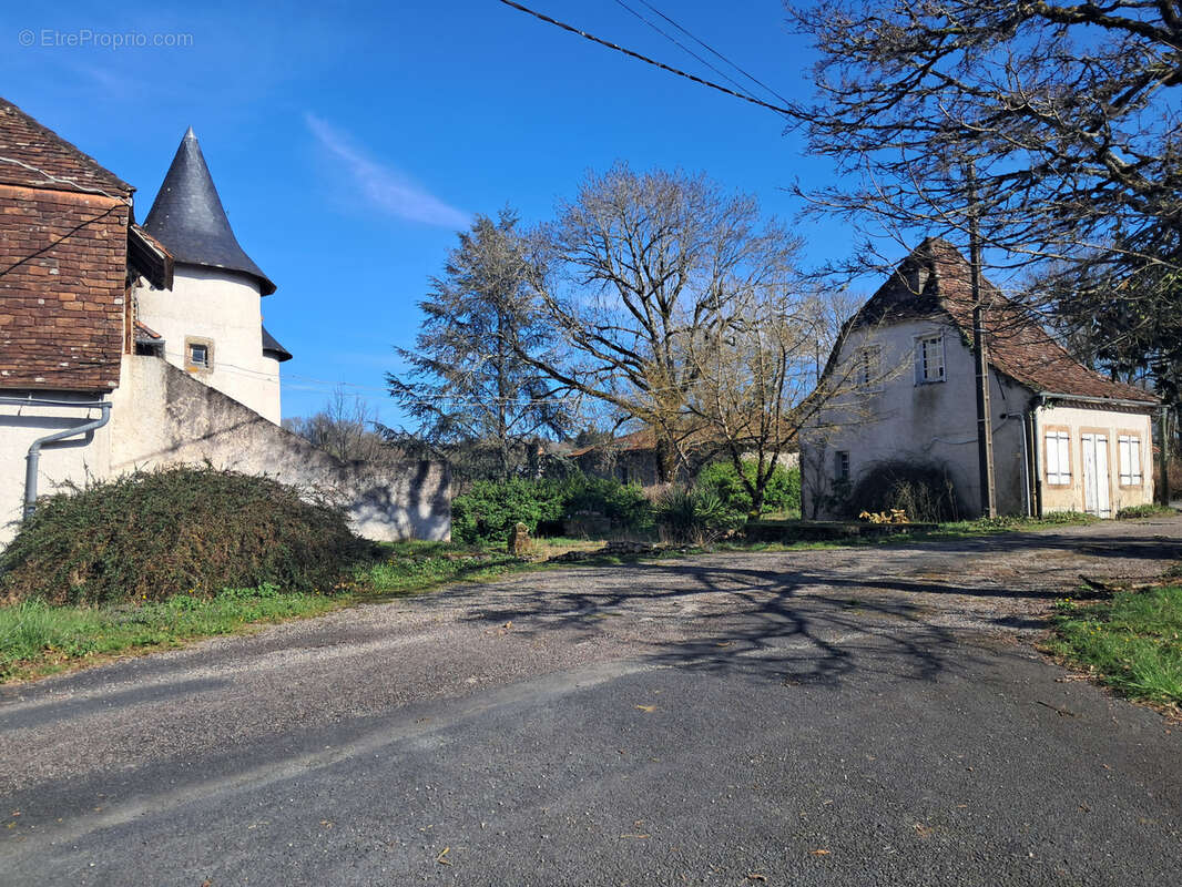 Maison à GAGNAC-SUR-CERE