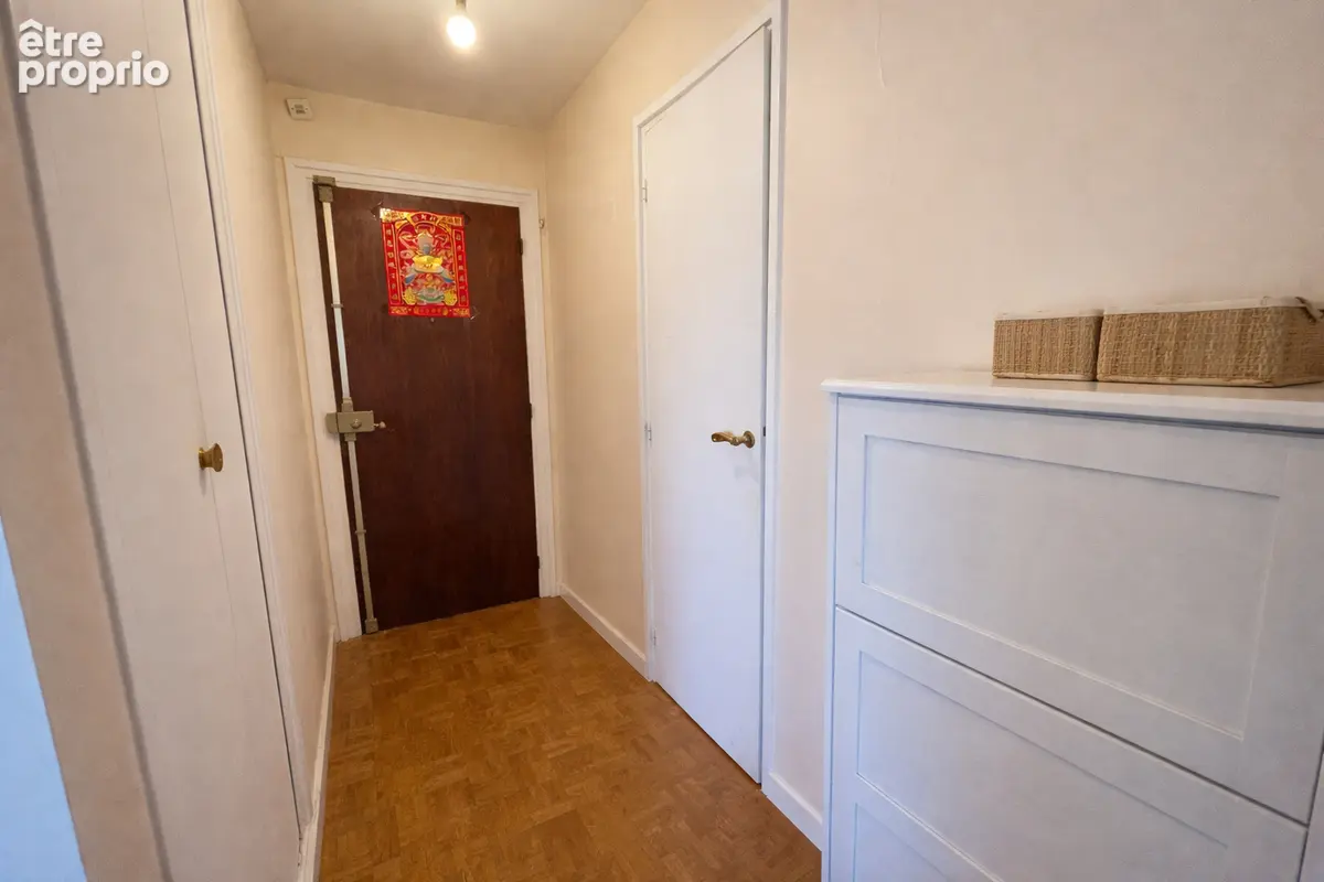 75015 - vaugirard -  2 pieces - 47.05 m² + parking & cave - vue tour eiffel - photo 6
