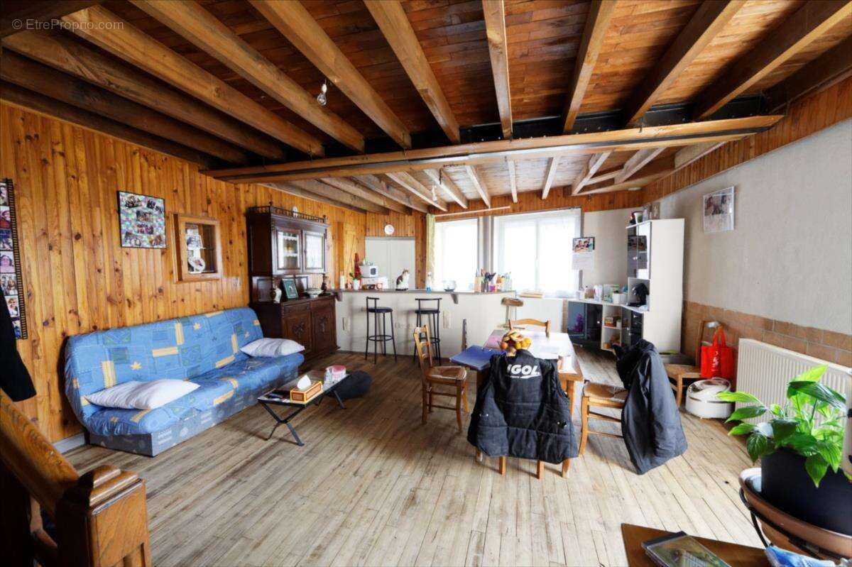 Appartement à LATILLE