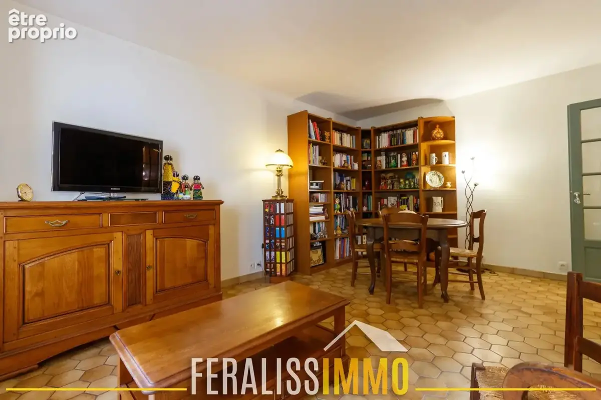 Appt F2 résidence fermée et sécurisée ! - photo 3