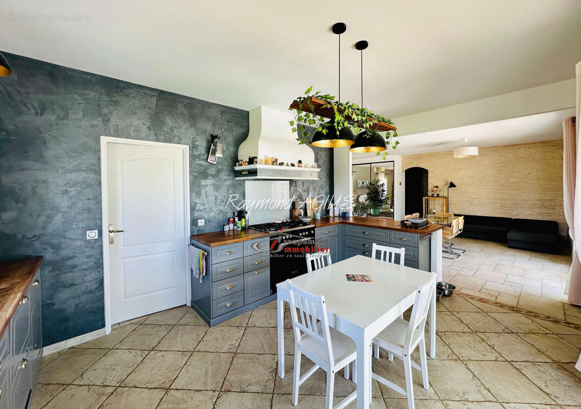 Propriété équestre exceptionnelle avec 5 chambres, piscine chauffée et plus de 6 hectares de terrain - photo 9