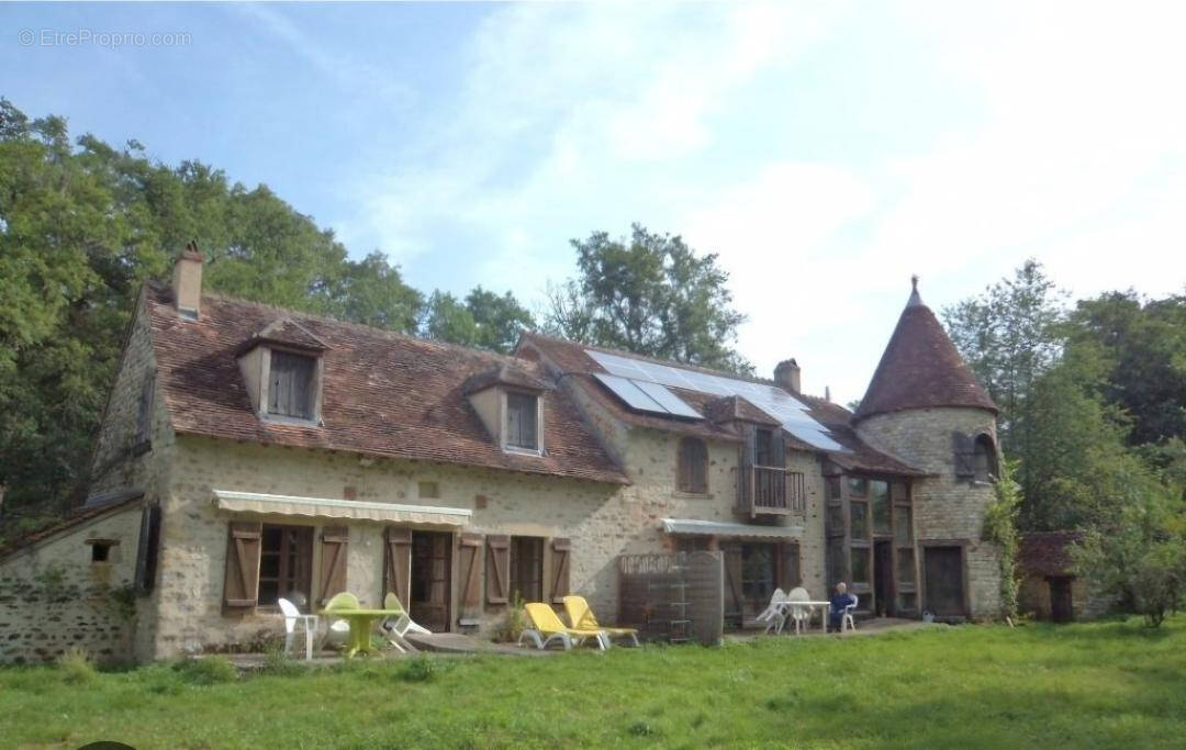 Maison à LIGNAC